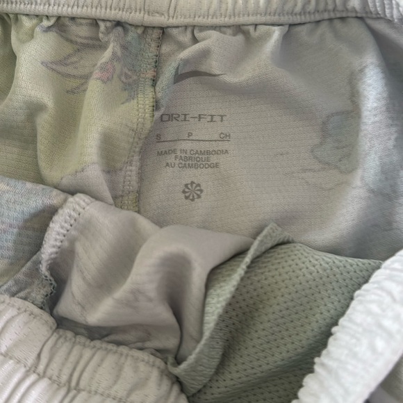 Nike Athletic Green and Gray Split-Design Shorts - Picture 2 of 6